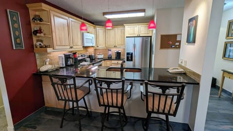 Beaver Creek West H-3 kitchen with breakfast bar