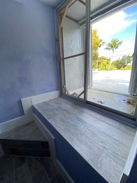 Nook leading to roof