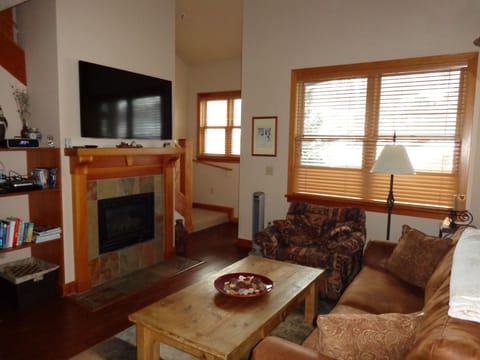 Living Room with Gas Fireplace and 55 inch HDTV