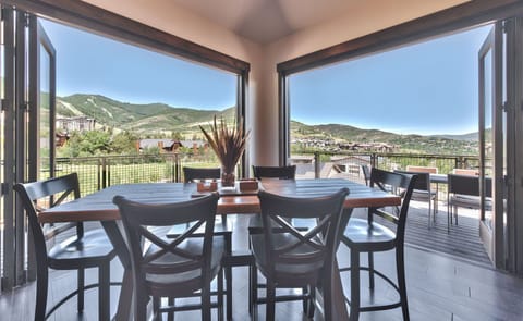 Enjoy this unique Blackstone unit that seamlessly integrates the indoors and out