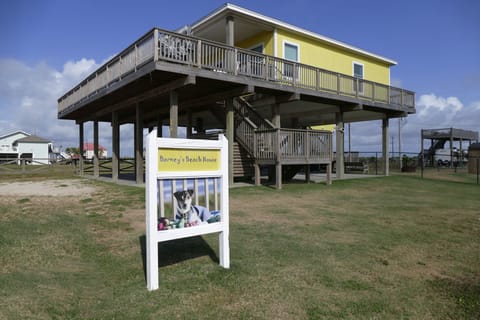 Welcome to Barney's Beach House!