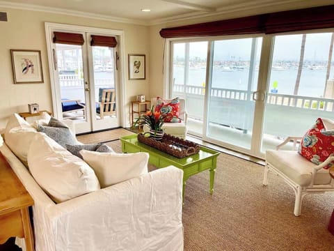 GREAT ROOM VKEWS VIEWS VIEWS!