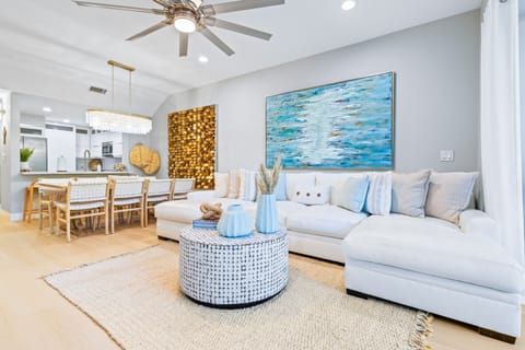 Welcome to Casa Mar Tropical Getaway. No Resort/Guest Fees when booking my unit.