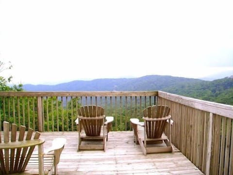 Private resort deck-------very large----------enjoy the view !