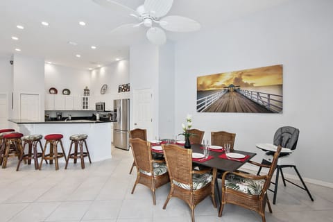 Table Dining for 6, Counter Dining for 6