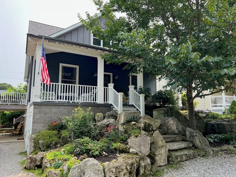 "Up South": 713 Jasmine Avenue, Lakeside.