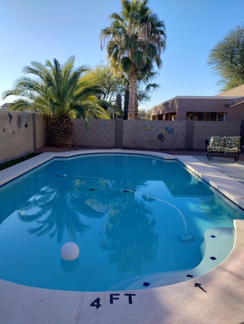 WOW - Look at the size of that POOL!!!