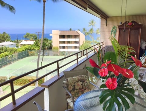 Lanai with beautiful view!