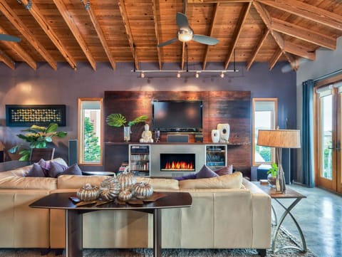 Main living room would be part of the 1/1.5 or entire home