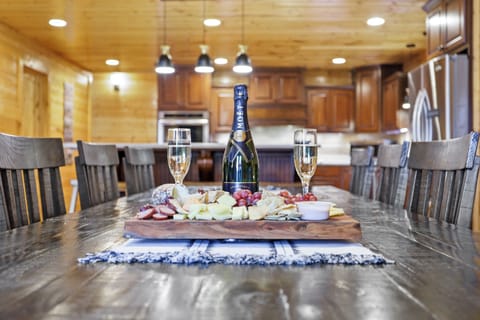 Dining Room (seating for 10)