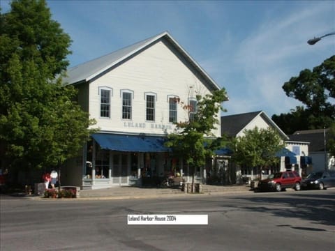 Harbor House Spring 2004