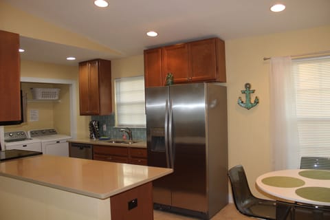 Kitchen / Dining View