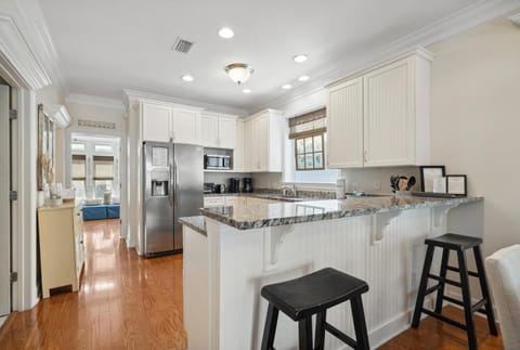 Kitchen Counter providing extra setting