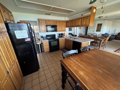 Kitchen with all appliances and island.