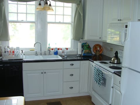 Fully equipped kitchen