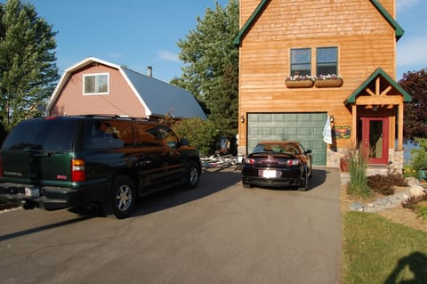 Front of Cottage including driveway for parking