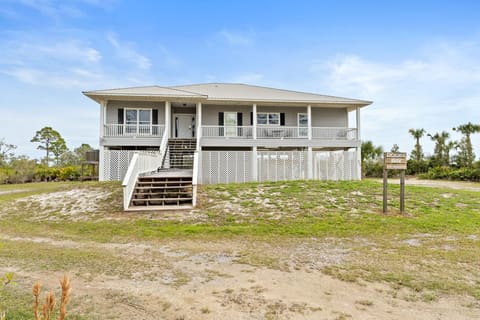 Spacious coastal retreat in Cape San Blas! “Dock of the Bay” stunning views