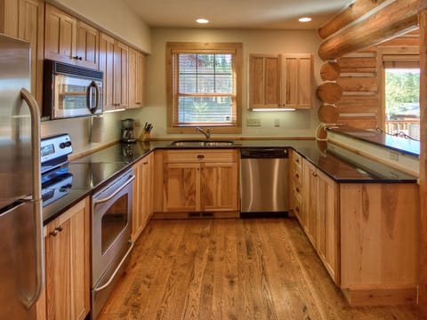 Powder Ridge Cabins, 13 Rosebud, Kitchen, 2