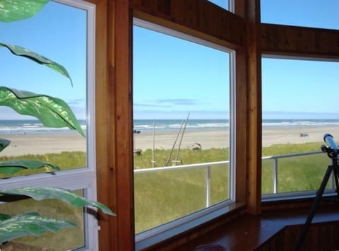 Great Room....Great View!!   24 Ft. Floor-to-Ceiling Windows