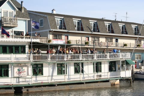 The 'Idler' on the Black River