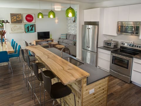 Open living, dining &amp; kitchen make this rental an ideal one for large groups!