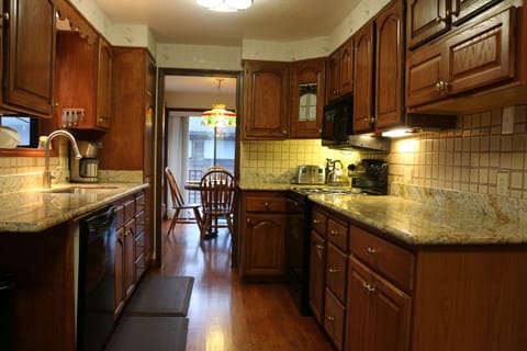 Fully equip kitchen for all your cooking needs!