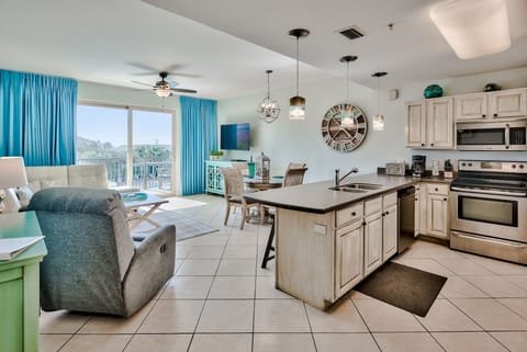 Open kitchen + living room