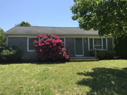 3 bedroom ranch short walk to town