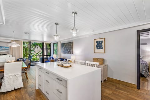 KITCHEN AND FAMILY ROOM