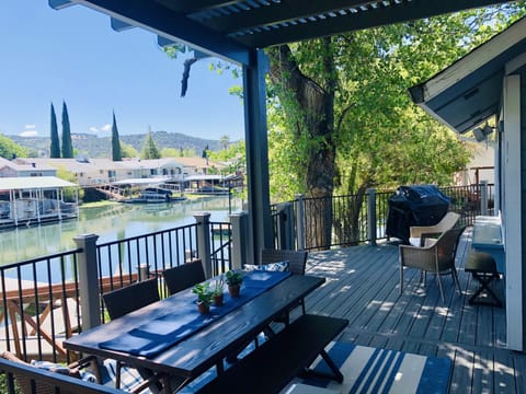 Brand new Trex deck with overhang, 2021