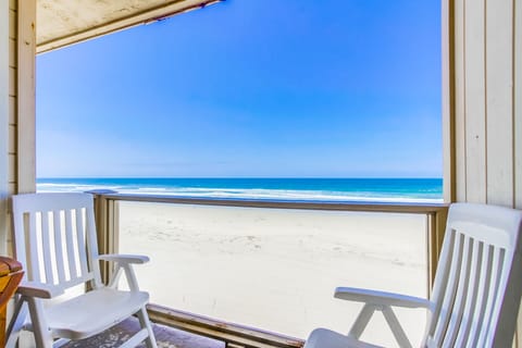 Private balcony on ocean