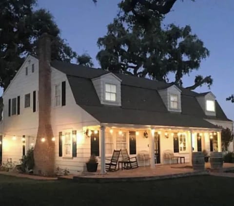 After a round at nearby CordeValle or San Martin golf clubs, return to your private estate. Relax on the veranda with evening lights, vineyard views, and unmatched comfort