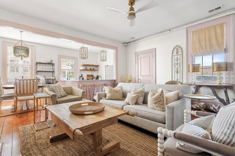 Southern Ease, Contemporary Flair | The Charleston