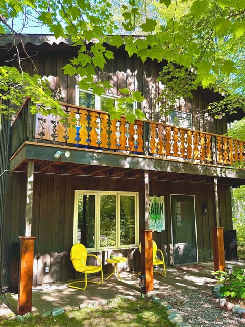 Cabin from the driveway.