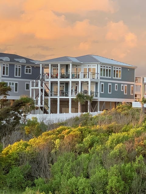 Stunning home at sunset - beautiful for your vacation or special event/wedding!
