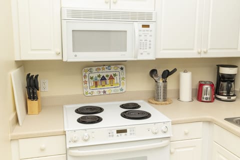 Windemere Resort Unit 604 Kitchen & Stove Counter