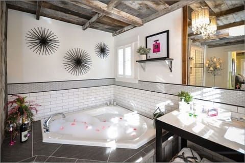 Tigers Den lovely oversized jetted tub 