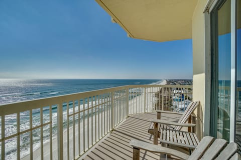 Your View to the Sea - West 
[Wrap Around Balcony]