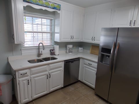 New quartz countertops