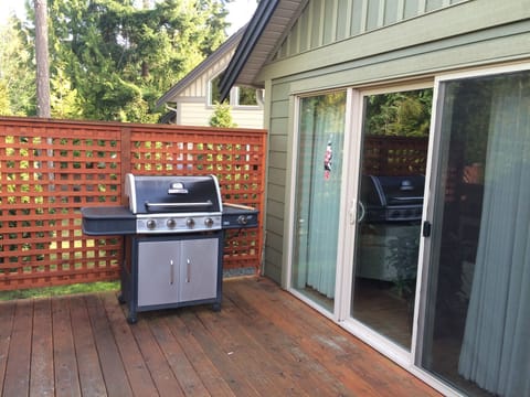 After a day at the beach, enjoy a family bbq on the deck