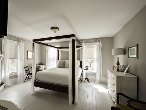 2nd floor Queen room with private bath and fireplace