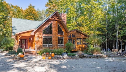 Welcome to the Hazy Hideaway! Rated one of the top cabin destinations in DC.