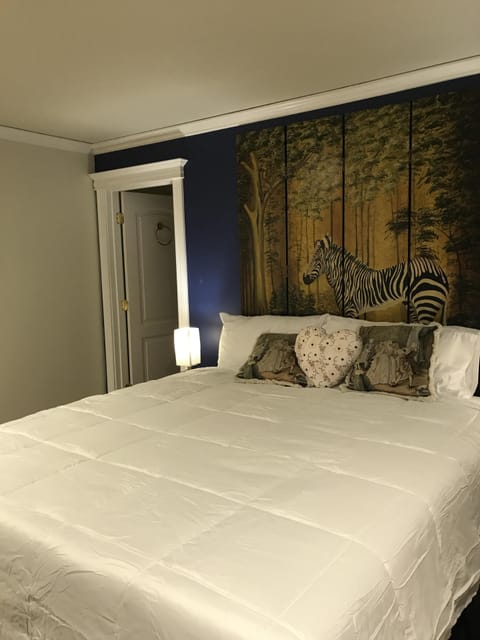 Bay View with California King Bed