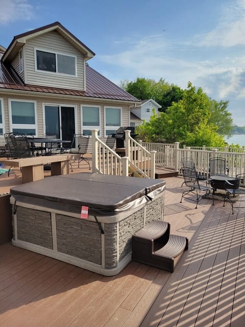 Main house: Freshly remodeled deck with hot tub with stunning views of Lake Erie