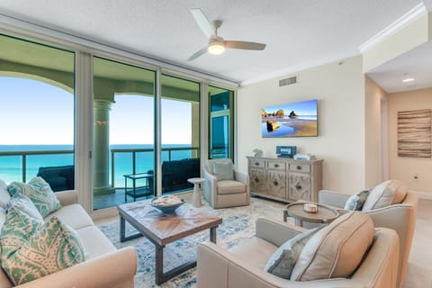 Living Room with a Million Dollar View of the Gulf ~ 55" Smart TV!