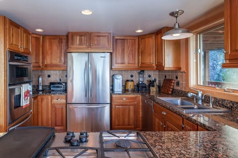 full gourmet kitchen