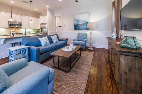 Spacious Living Room!