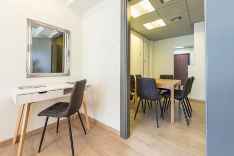 Apartment | Desk, laptop workspace, iron/ironing board, free WiFi