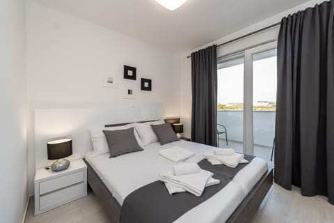 In-room safe, free WiFi, bed sheets