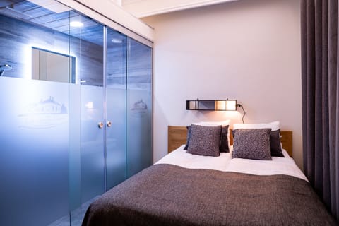 Standard Double Room, 1 Double Bed | Desk, blackout drapes, soundproofing, iron/ironing board
